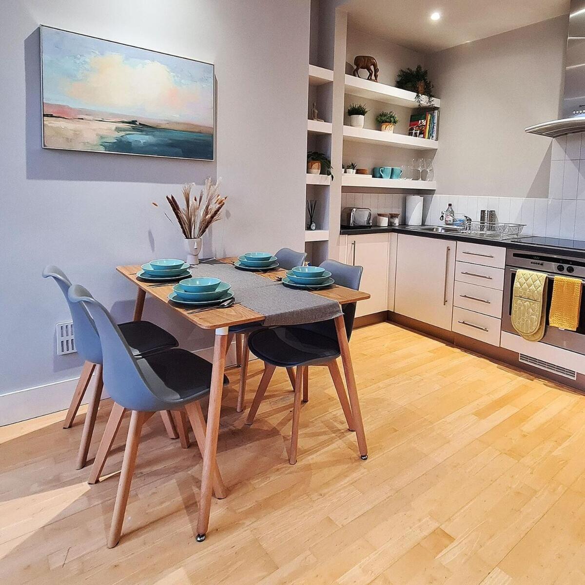 1-Bed Apartment, Close To Kensington Olympia With Free Wi-Fi & Netflix Londra Exterior foto