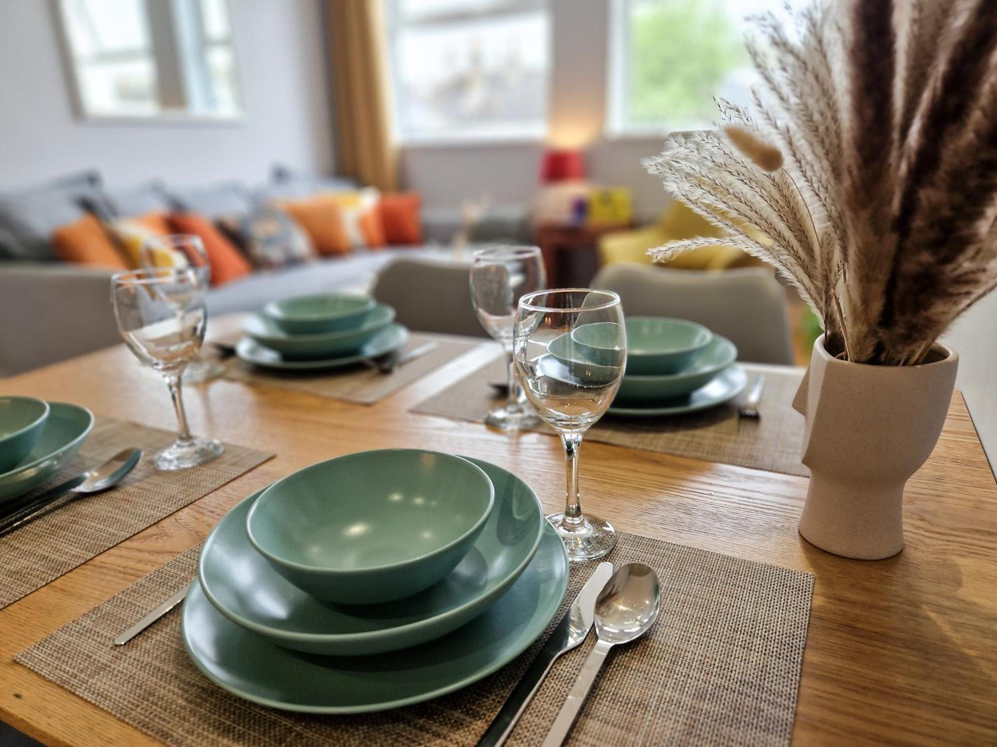 1-Bed Apartment, Close To Kensington Olympia With Free Wi-Fi & Netflix Londra Exterior foto