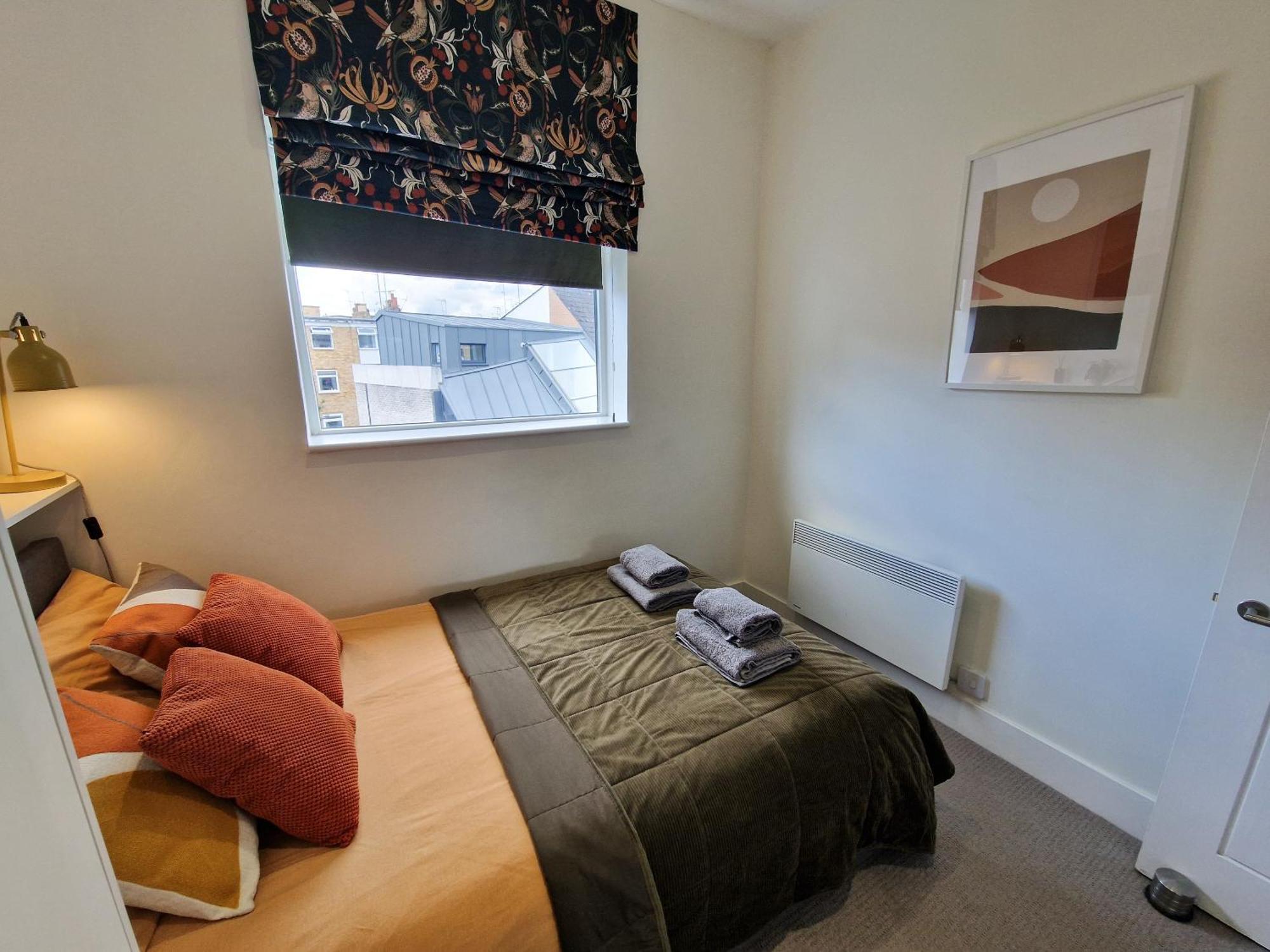 1-Bed Apartment, Close To Kensington Olympia With Free Wi-Fi & Netflix Londra Exterior foto