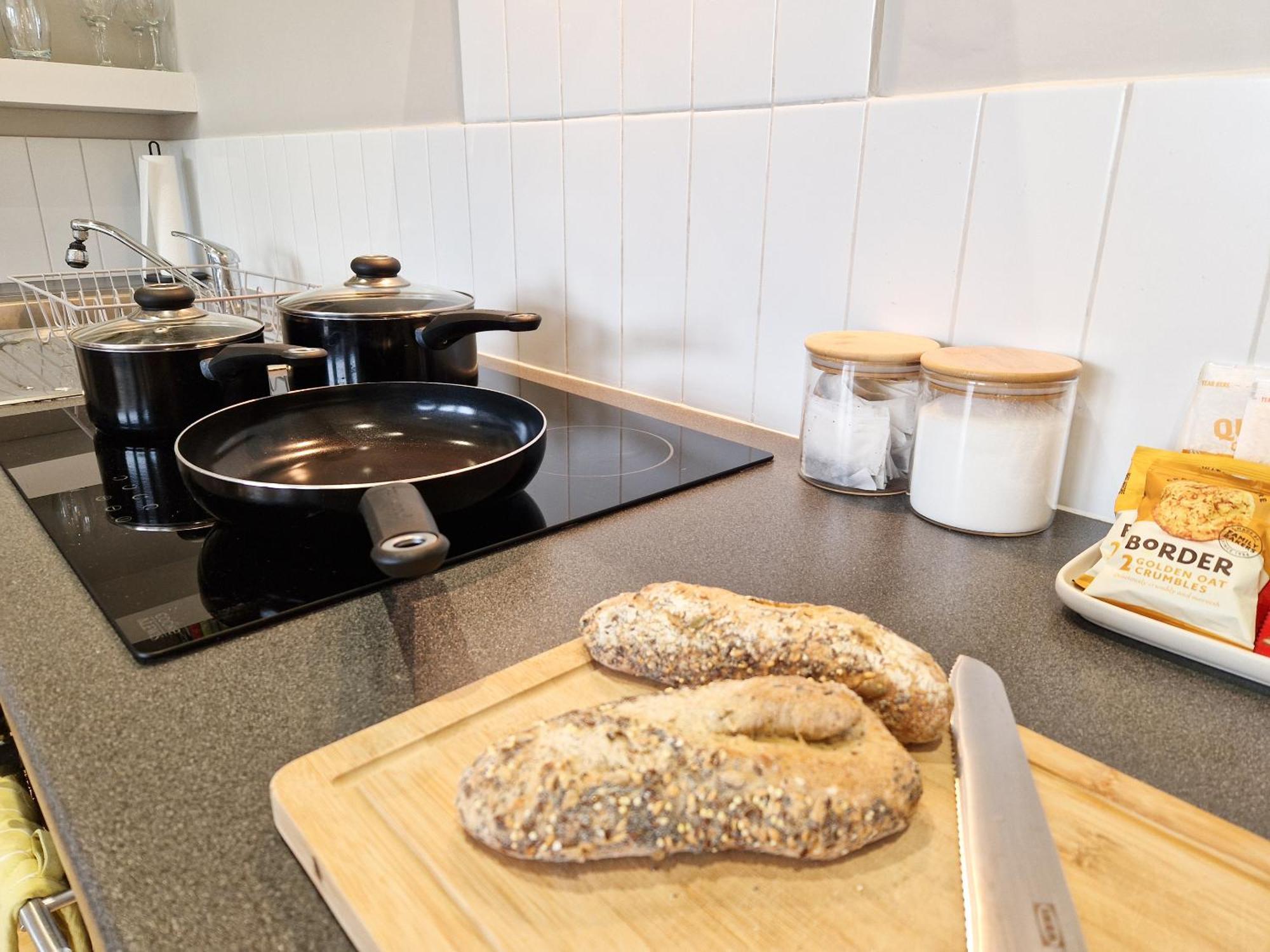 1-Bed Apartment, Close To Kensington Olympia With Free Wi-Fi & Netflix Londra Exterior foto
